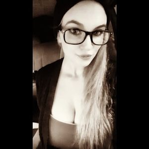 Meet your Posher, Krystal